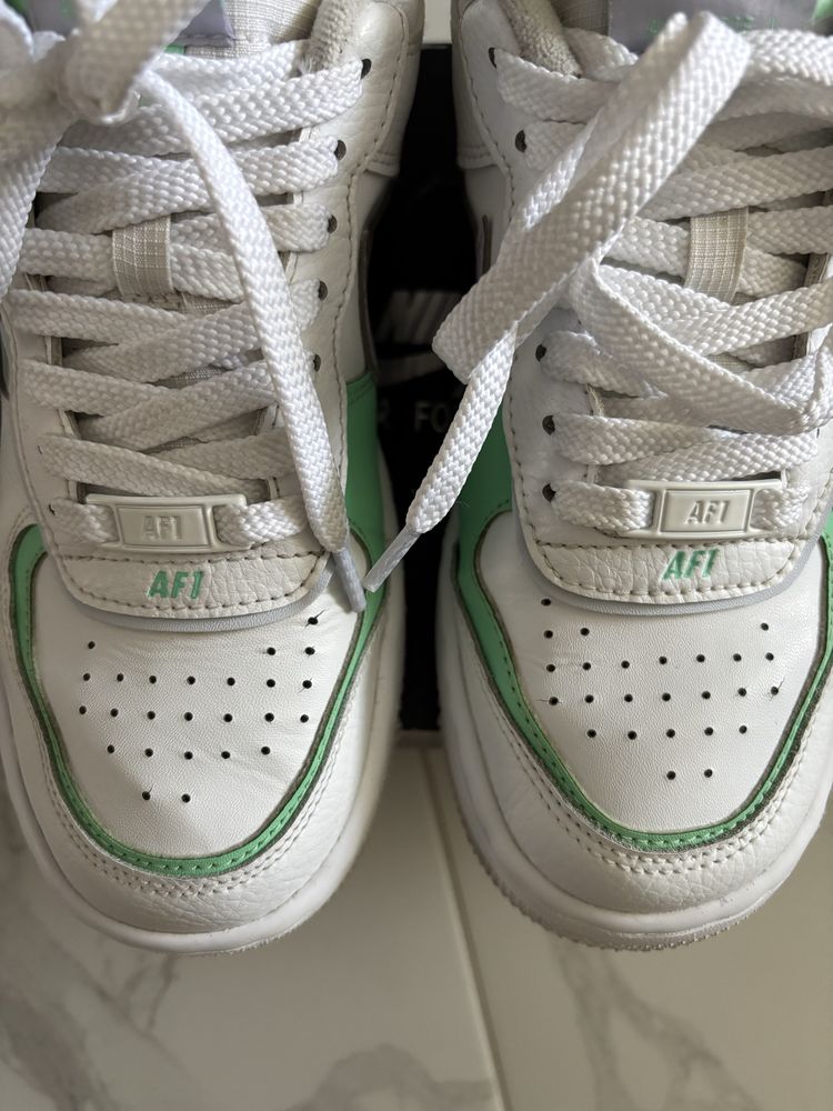 Кросівки Nike Shadow