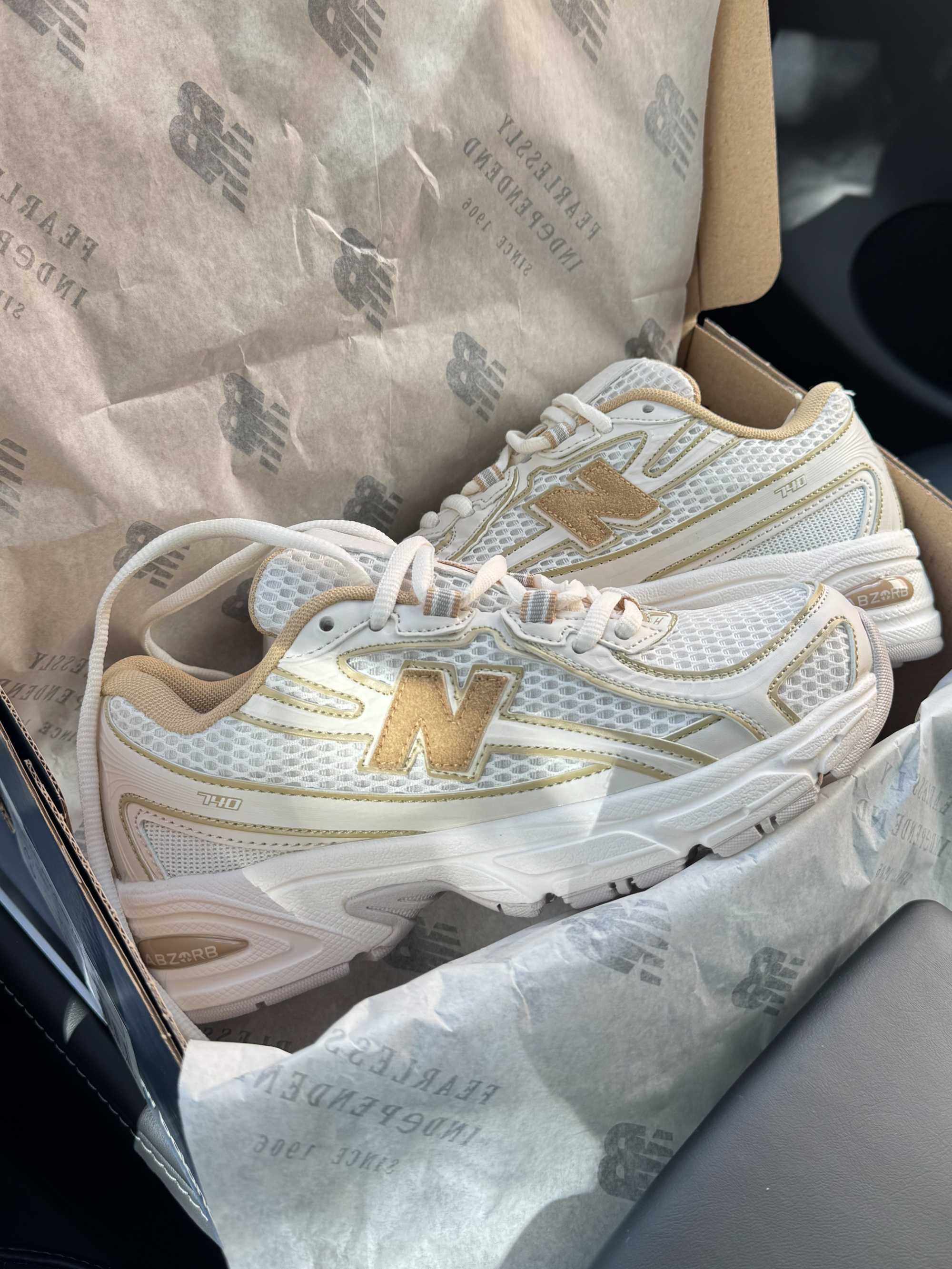 Кросівки New Balance 740 White/Beige premium