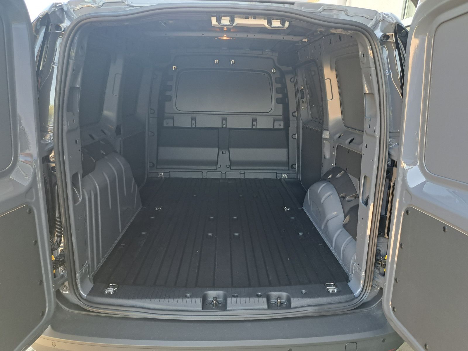 Volkswagen Caddy Maxi Cargo 1.5 TSI DSG  Maxi Cargo 1.5 l TSI EU6 116 KM DSG 7-biegowa Dostępny od Ręki!