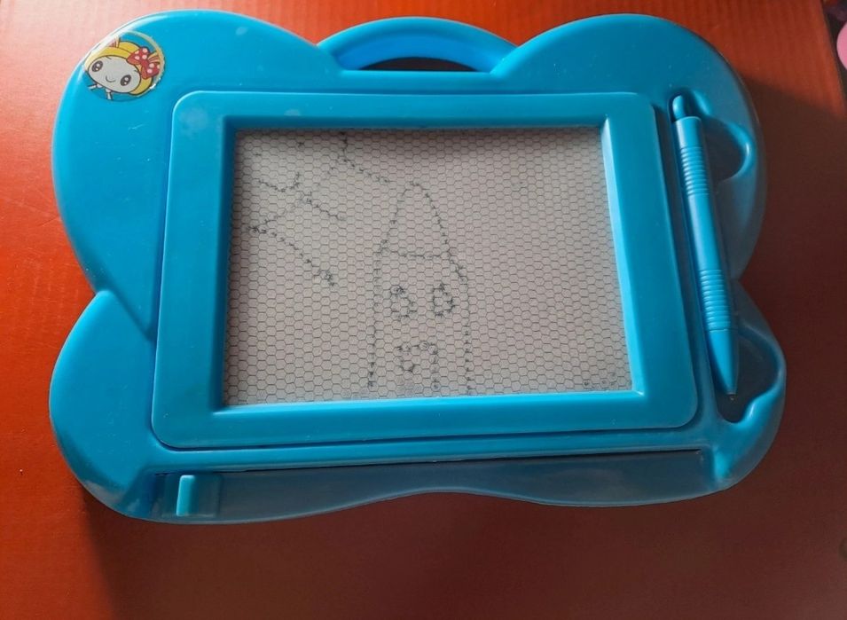 Lousa mágica escreve e apaga