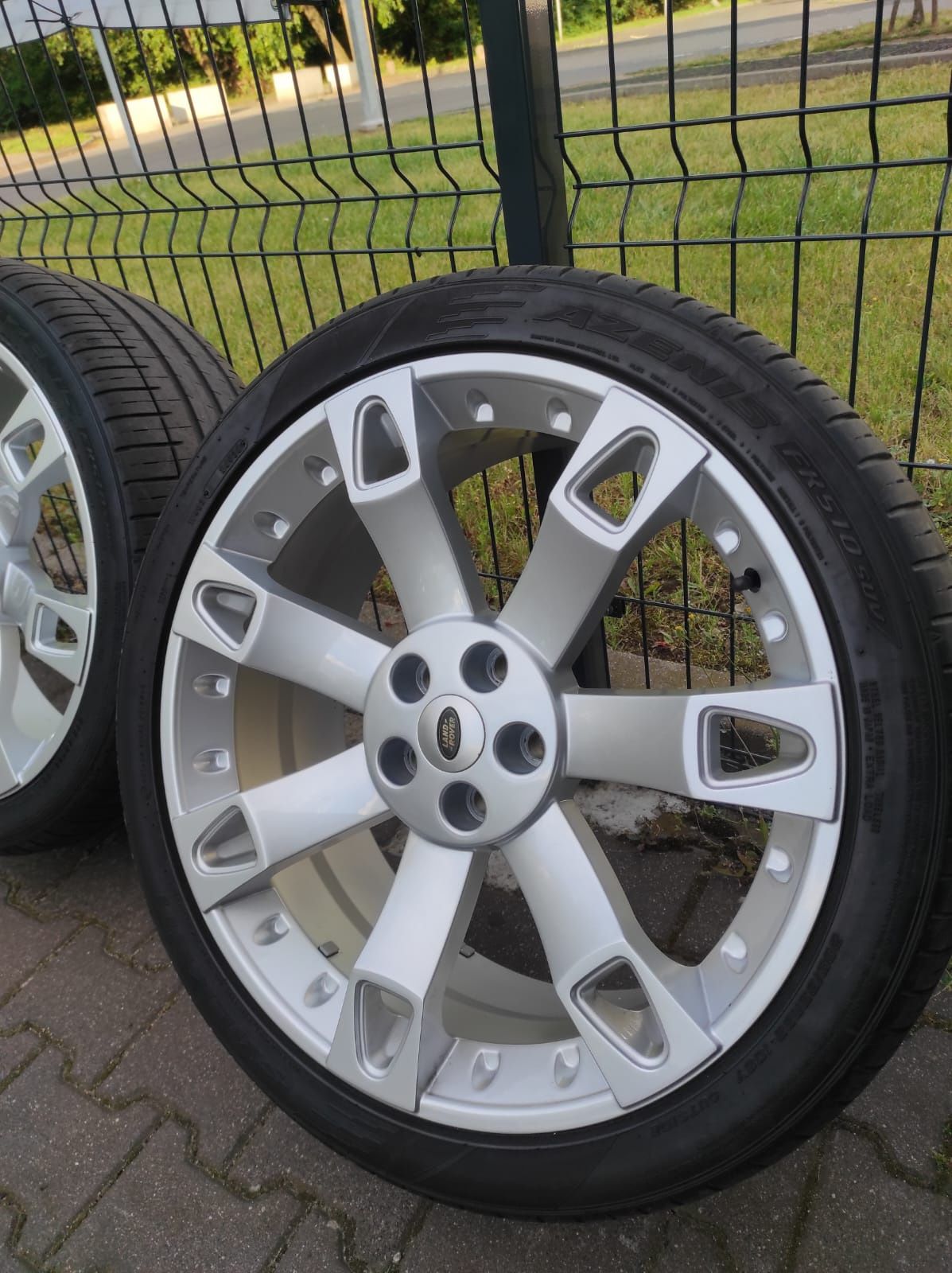 Komplet nowych felg Lad Rover Range Rover 5x120 22" 9,5j et45