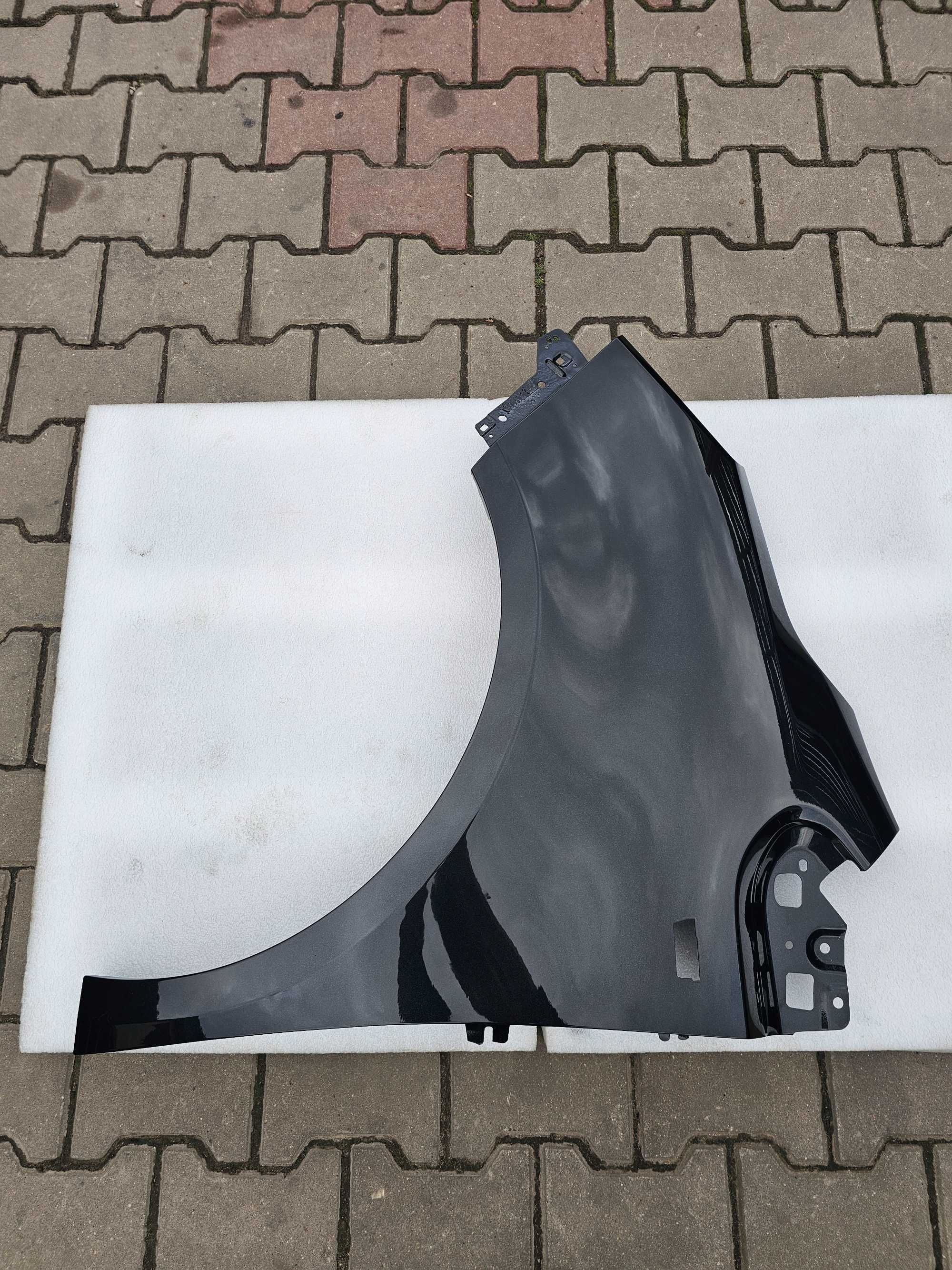 Błotnik Lewy Opel Meriva B Kod Lakieru Z22C IDEALNY STAN