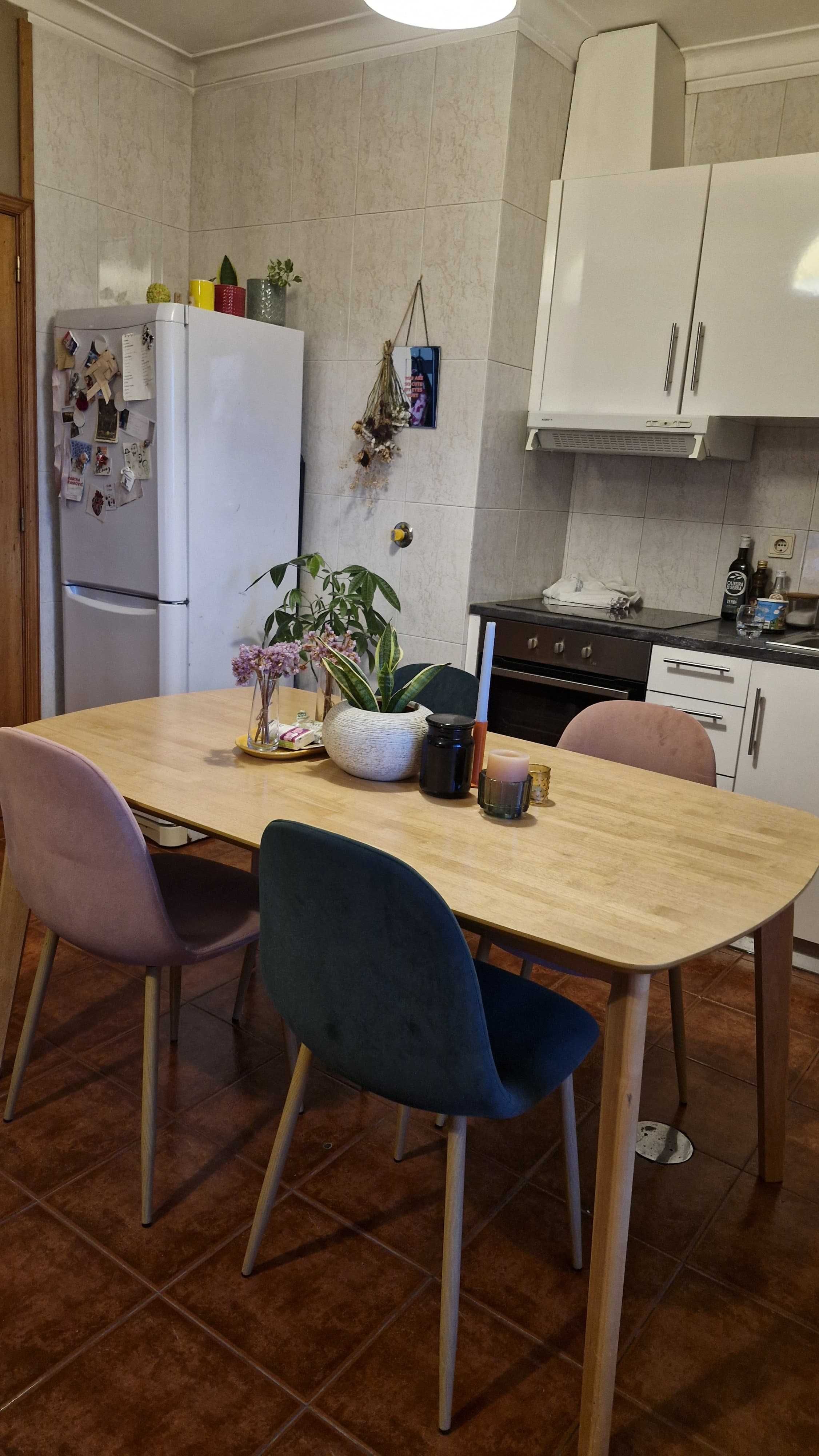 Mesa de jantar ELBA + 4 cadeiras GLAMM - SKLUM