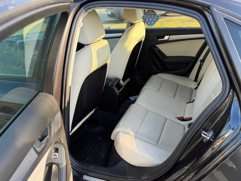 Audi A4 B8 2.0 TDI Sedan Stan bardzo dobry Manual Czarny
