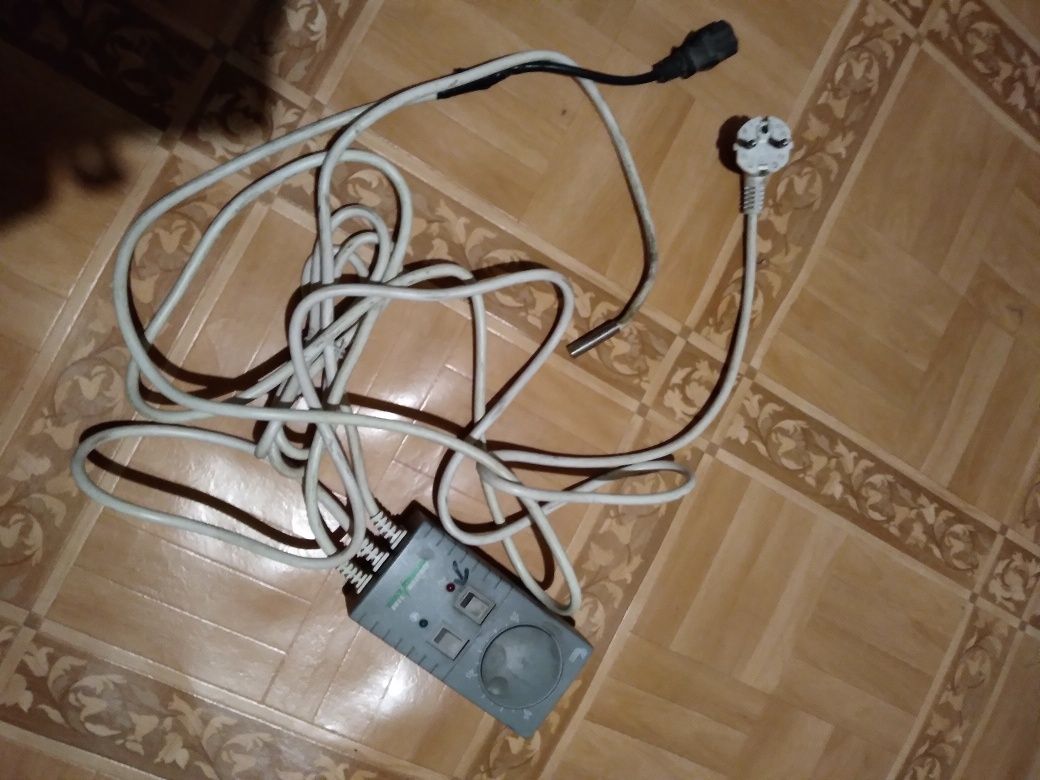 Termostat z czujnikiem do pompy