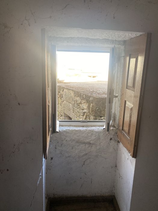 Vende-se casa Tipica em Pedra