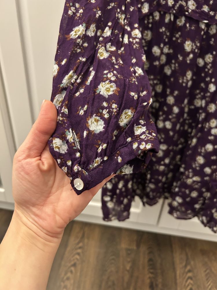 Fioletowa sukienka w kwiaty Zara