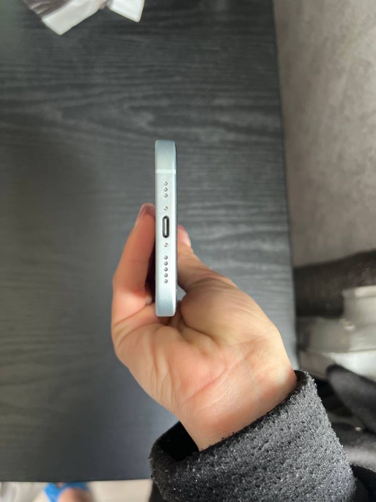 Iphone 15/128 100% акб, 44 циклів заряду