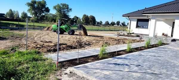 Usługi ogrodnicze usługi glebogryzarką nawodnienie trawnika