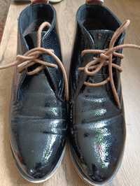 Damski buty lakierowane B&CO r. 38