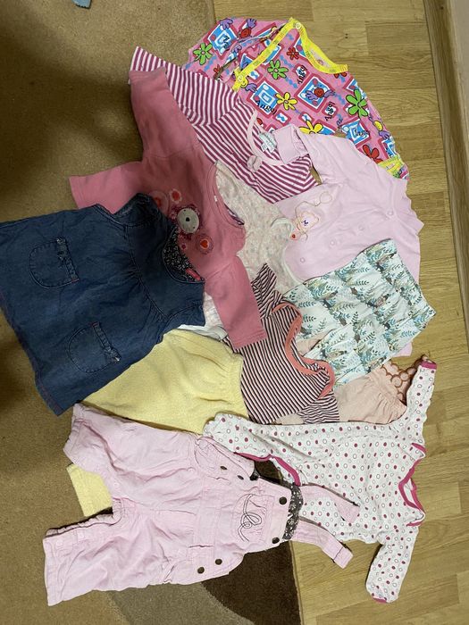 Безкоштовно віддам даром речі на дівчинку 0-3 місяці, 50-56-62