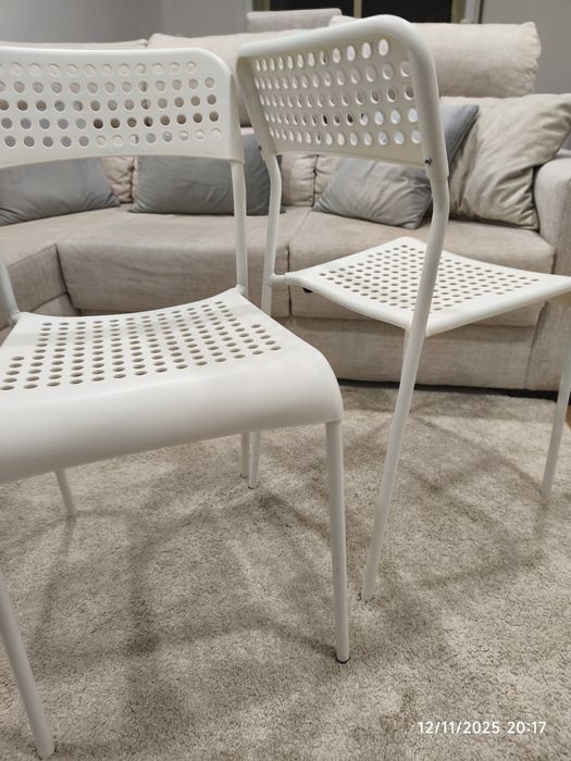 Cadeiras IKEA 2 unidades - modelo Adde