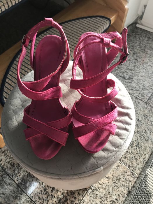 Szpilki na koturnie amarant wesele sylwester