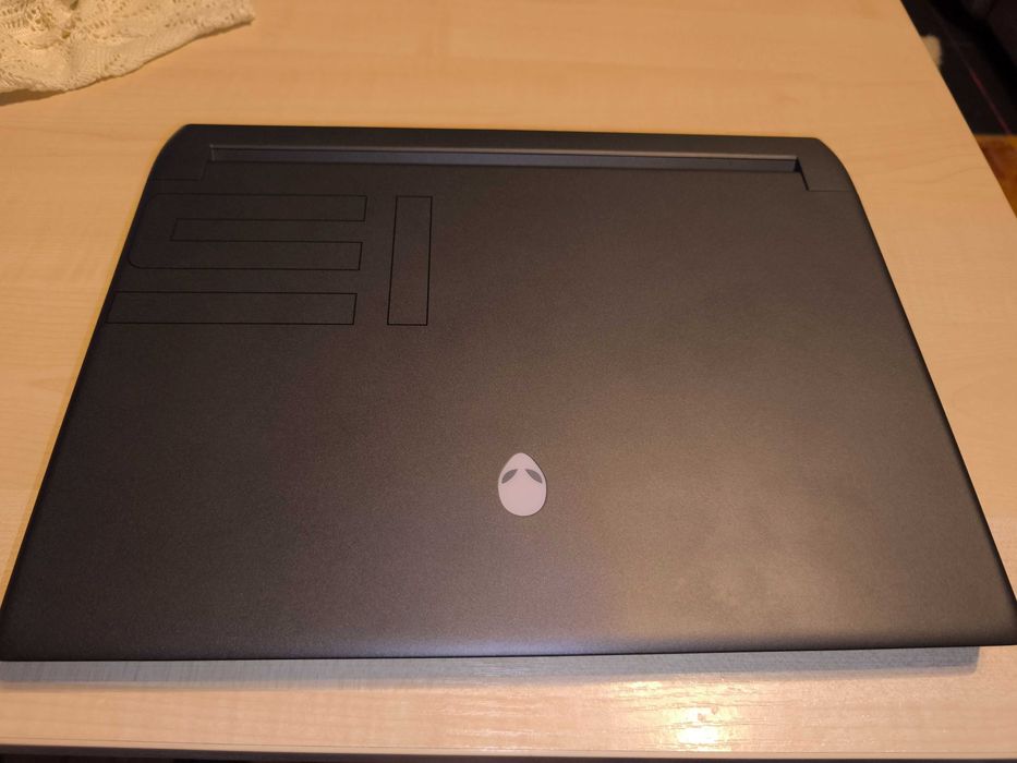 Dell Alienware M15 R7 – świetny do gier i pracy – RTX 3060 i7 12th Gen