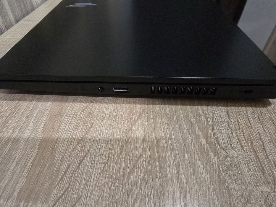 Ноутбук Acer Nitro V15 ANV-15-R7SU