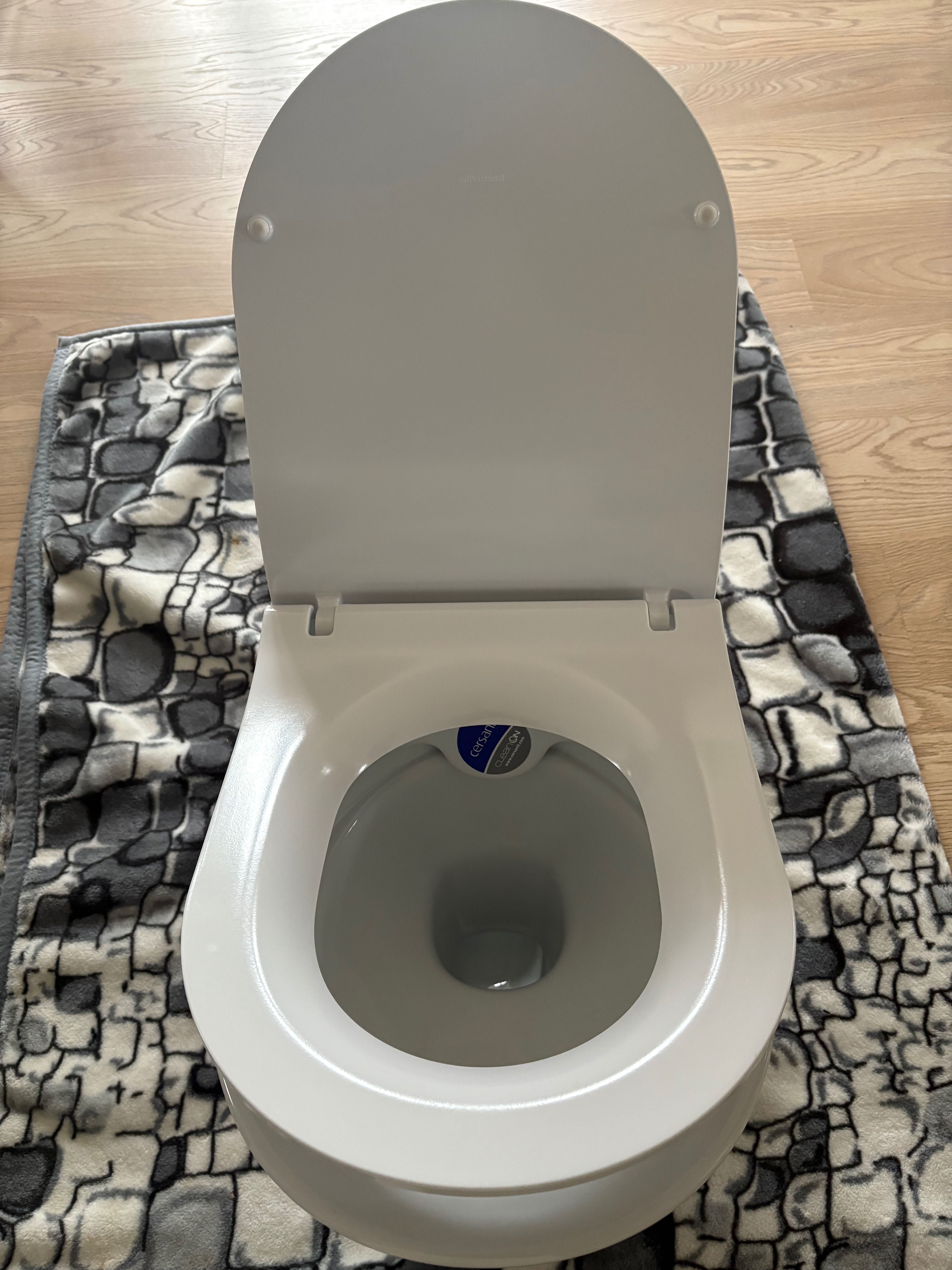 Muszla WC Cersanit, deska wolnoopadająca