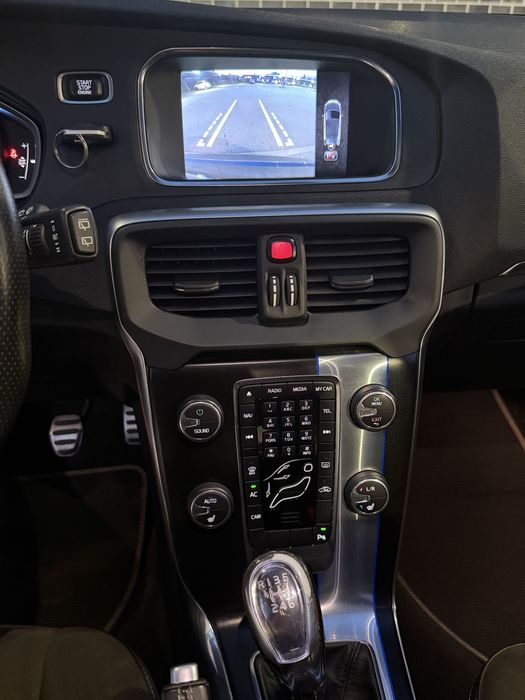 Volvo V40 R-Desing D2 TetoPanormaico