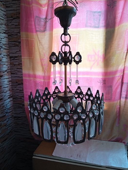 Світильник потолочний з хрустальними підвіскамии