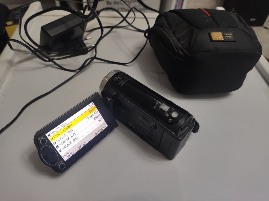 Видеокамера Panasonic HC-V100