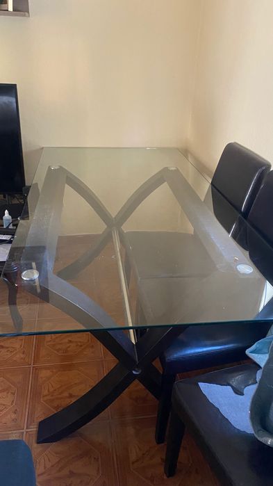 Mesa de jantar de vidro