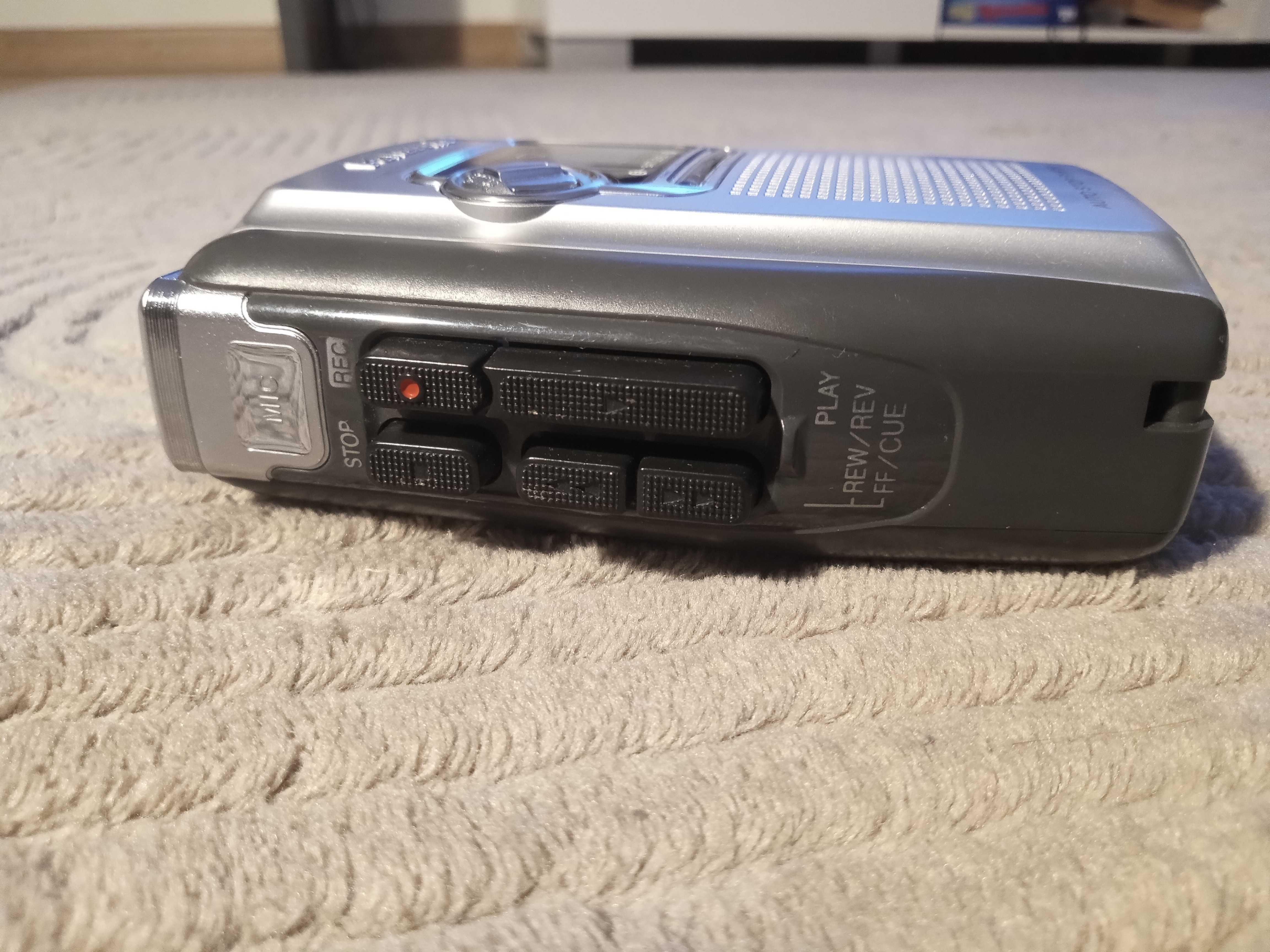 Walkmen Panasonic z dyktafonem