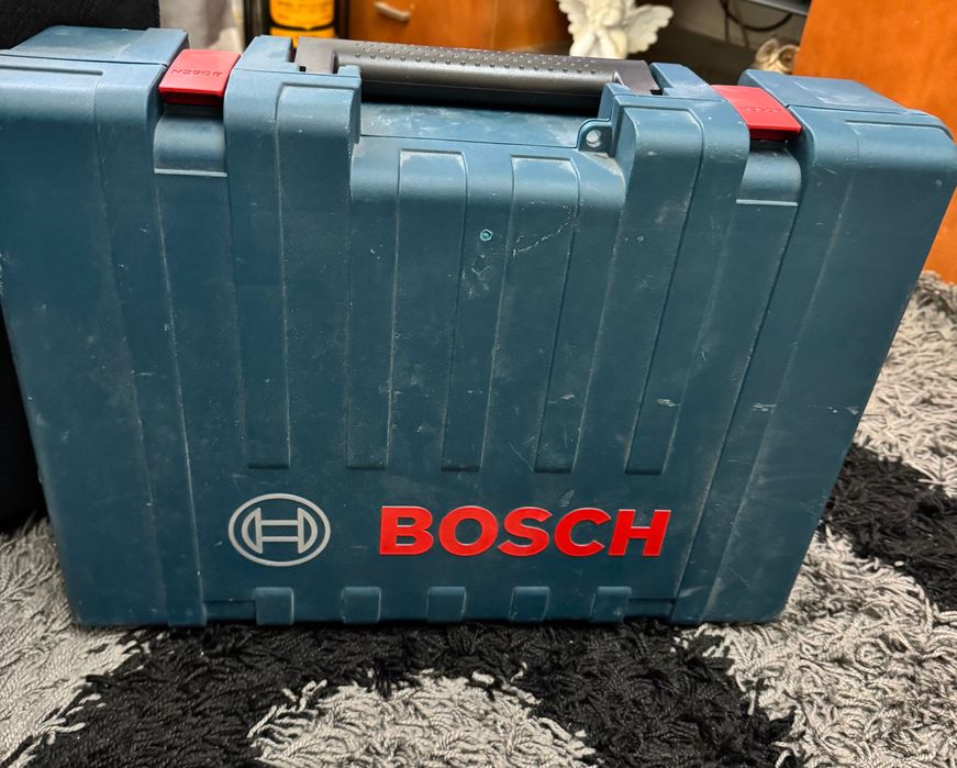 Máquina furar a bateria bosch