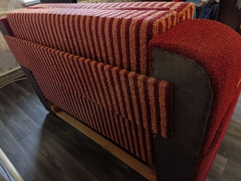 Продам розкладний диван