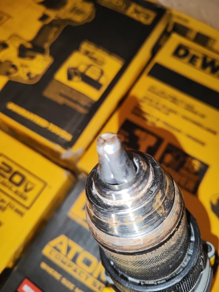 Шуруповерт Dewalt DCD800 , бу із США