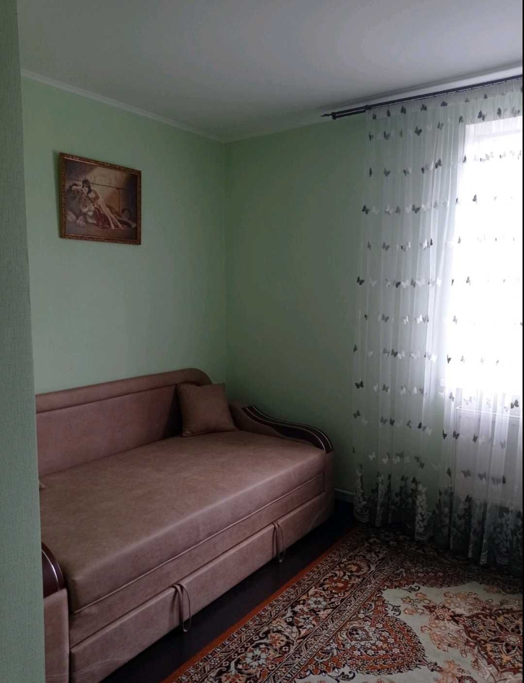 № 12816 - 3 к. квартира, Центр, пров. Гончарний, 2/2 пов., цегла