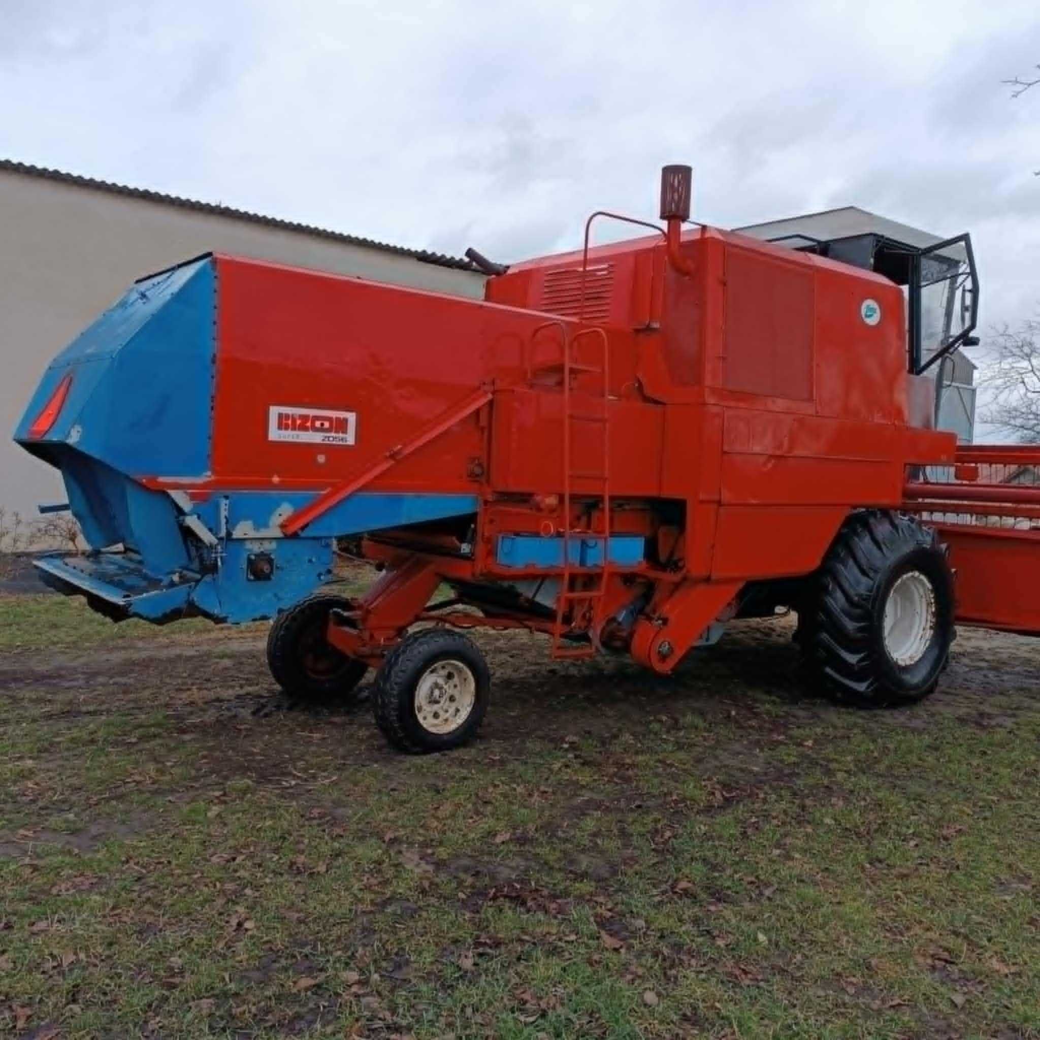 Kombajn Bizon Super Z056