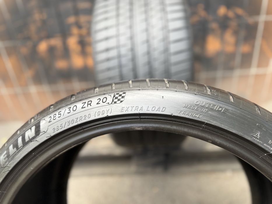 Літо 2шт Michelin Pilot Sport 4S * 285/30 ZR20
