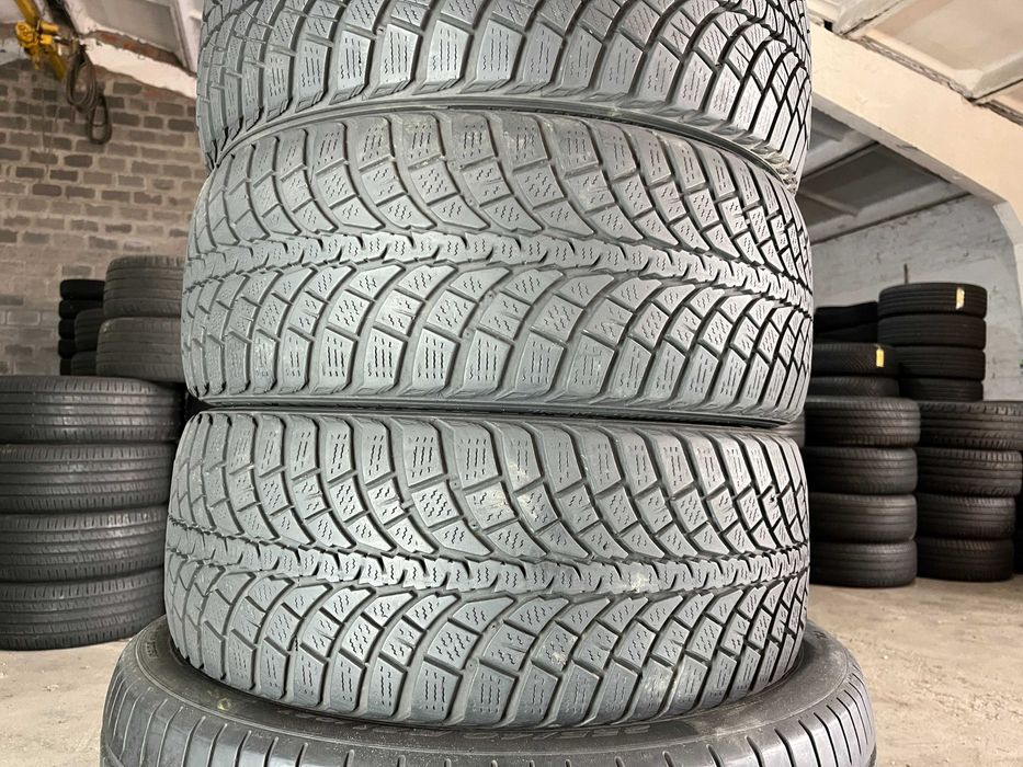 GS782 Зимові шини 225/45r17 Kumho WinterCraft WP71 комплект резина р17