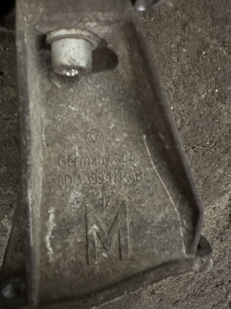 Łapy mocowania skrzyni biegów AUDI VW SKODA PASSAT B5 Audi a6c5 a4b6