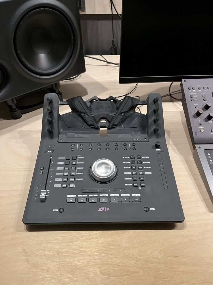 Avid Dock, controlador.