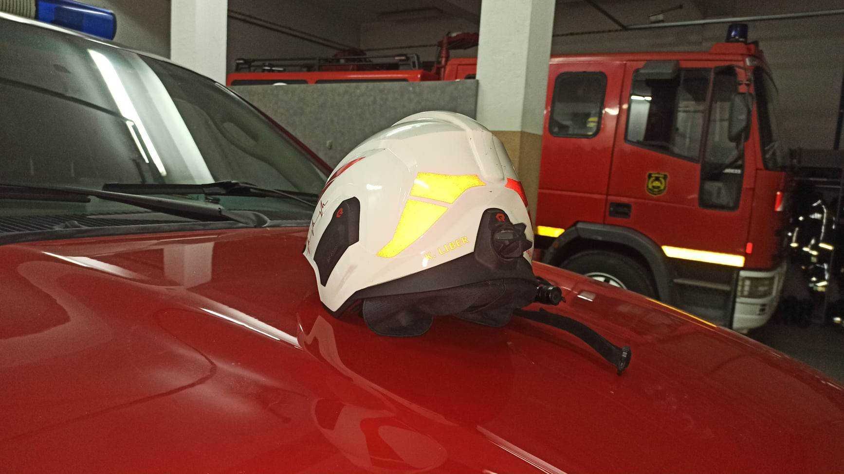 Uchwyt latarki hełm Calisja Vulcan Druk 3d