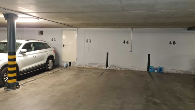Miejsce parkingowe w garażu podziemnym - ul. Zwycięska 28