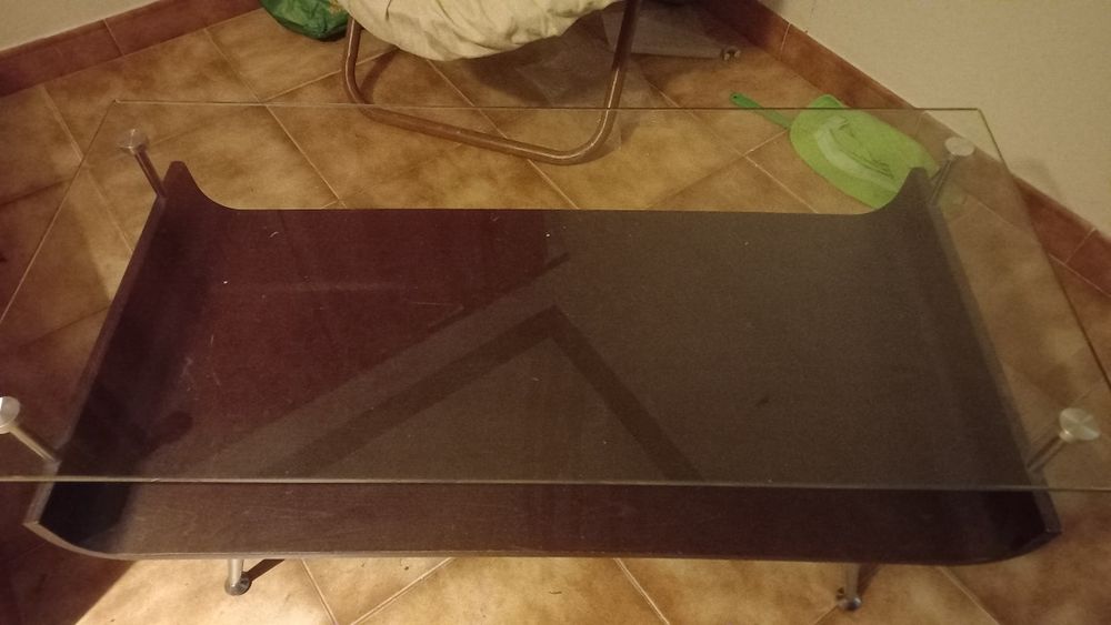 Mesa de Centro Moderna com Tampo de Vidro