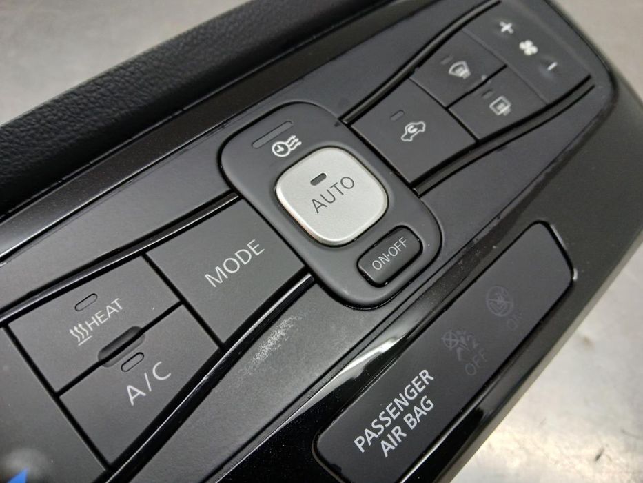 Comando chauffage / sofagem NISSAN Leaf EV (ZE1)