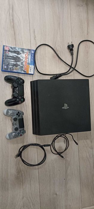 Ps4 pro ,2 pady ,komplet kabli + gra