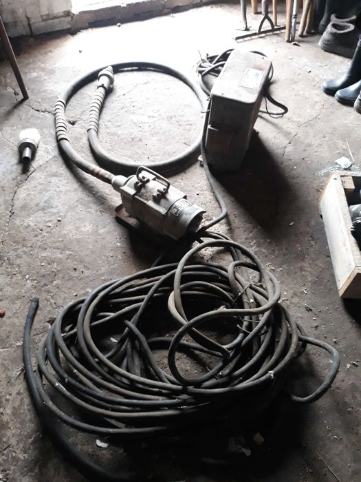 Трансформатор ТСЗИ - 1,6.УХЛ2 та вібратор ИВ - 47 Б в зборі з кабелями