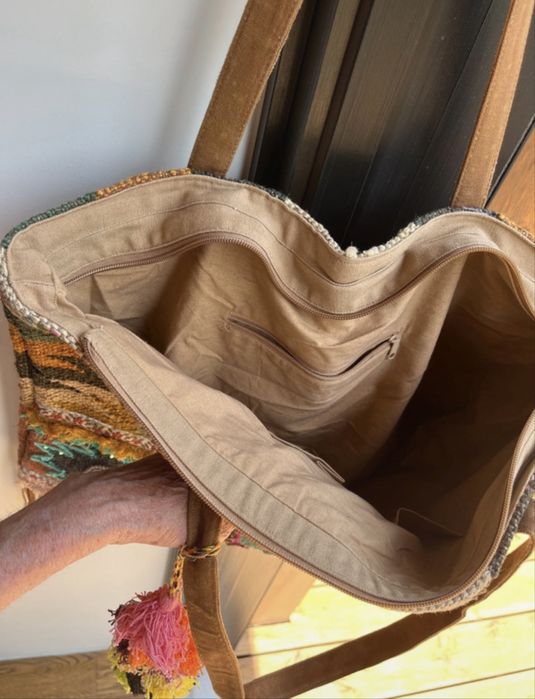 Saco de juta com pedras e lantoujolas