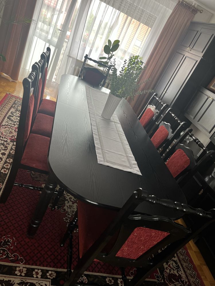 Zestaw duży stół i 10 krzeseł