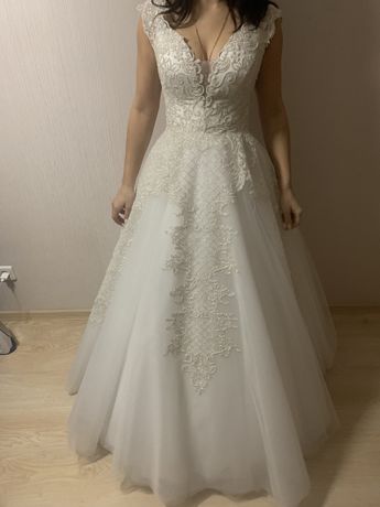 Свадебное платье новое!4000грн
