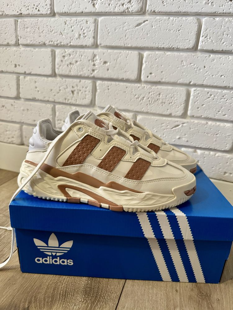 Кросівки Adidas (оригінал) нові