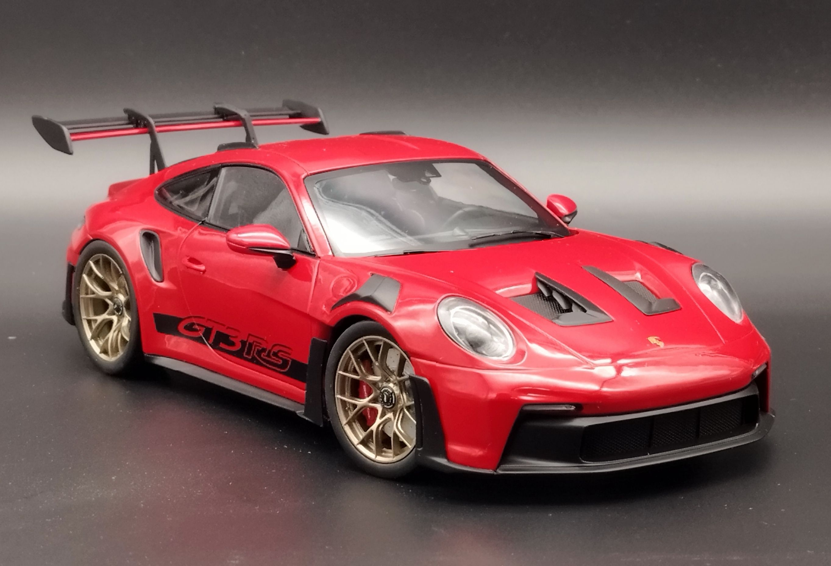 1:18 Solido 2024 Porsche 911 (992) GT3 RS GT3RS  Guards Red