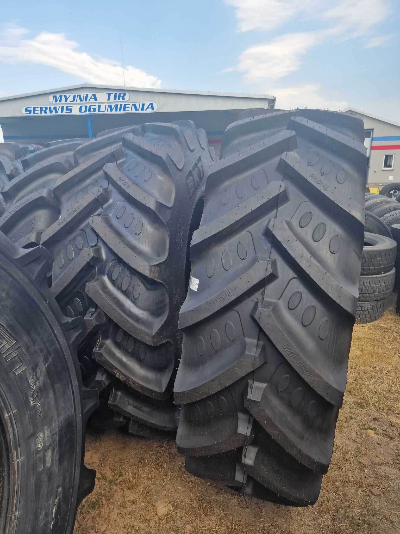 OPONY 520/85R38  20,8R38 BKT