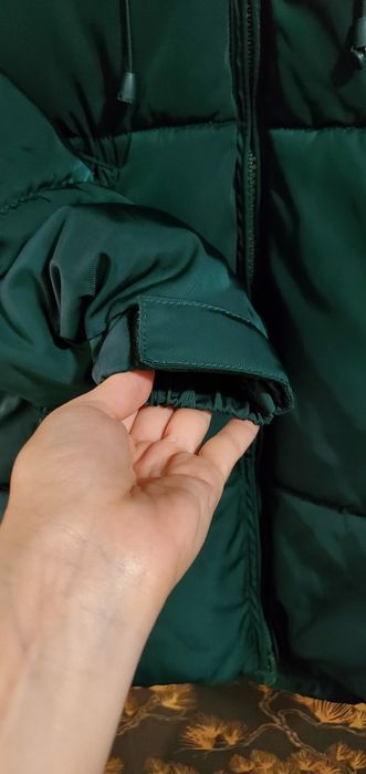 Пальто зимове стьобане колір зелений оксамитовий розмір xs Cropp