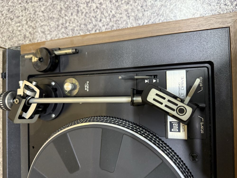Gramofon Dual 1237