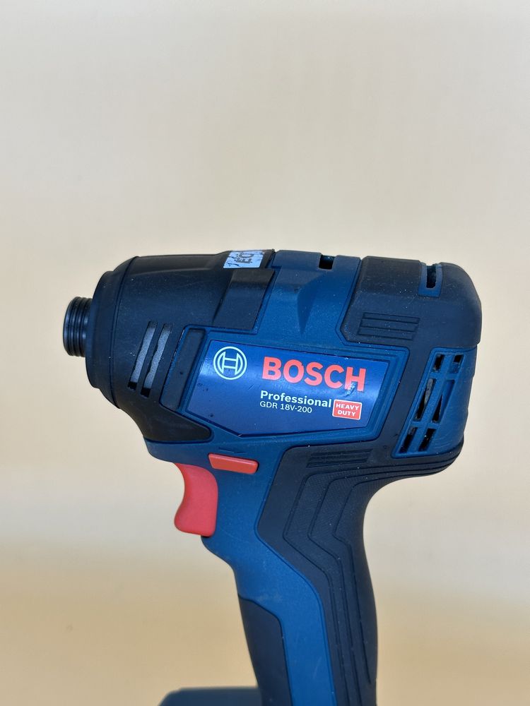 Акумуляторний ударний гайковерт Bosch GDR 18V-200