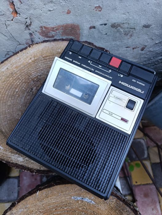 Кассетный переносной магнитофон Протон